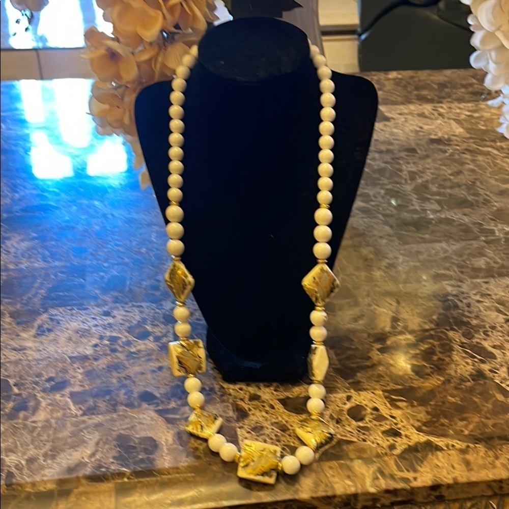 Elegant White and Gold Beaded Necklace